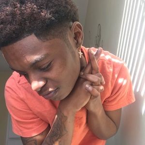 Meet your Posher, Dee